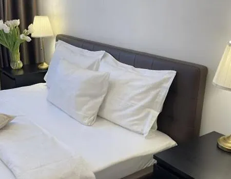 Noc W Poznaniu, Parking 8,2 Guest house *